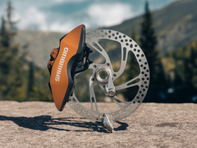 Welcher bremsbelag für deine shimano‑scheibenbremse bei nassen bergabpassagen wirklich mehr temperaturfestigkeit bietet